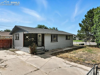 2402 W 17th St, Pueblo, CO 81003 - photo 2