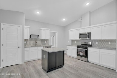 12045 Silent Place Ct, Socorro, TX 79927 - photo 7