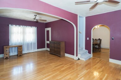 117 E Plainwell St Plainwell-105