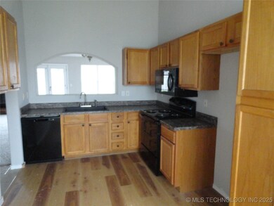 4133 S 205th Ave E, Broken Arrow, OK 74014 - photo 2