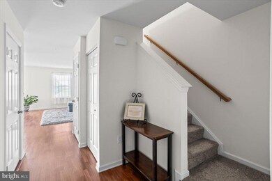 176 N Village Cir U-0102 Cir, Palmyra, PA 17078 - photo 4