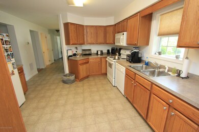 931 Swamp Rd, Hunlock Creek, PA 18621 - photo 6