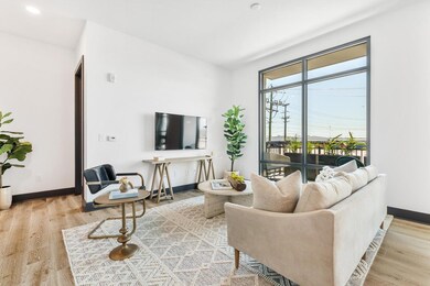 207 living3