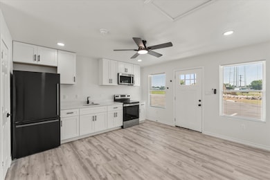 900 S Tool Dr unit 8, Tool, TX 75143 - photo 4