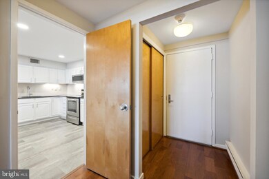 7 N Columbus Blvd unit 245, Philadelphia, PA 19106 - photo 5