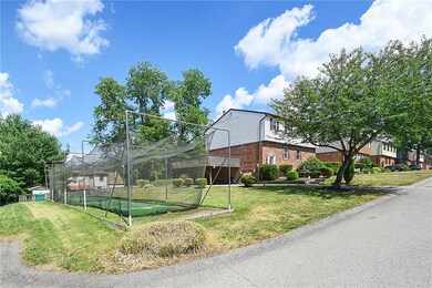 SO MUCH YARD FOR THIS UNIT