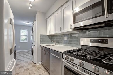 Chestnut Grove Condominiums unit 11256-24, Reston, VA 20190 - photo 2