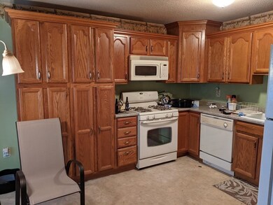 64 Tennis Plaza Rd unit 5, Dracut, MA 01826 - photo 6