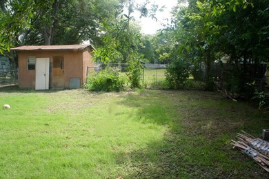 317 Staples Rd, San Marcos, TX 78666 - photo 6