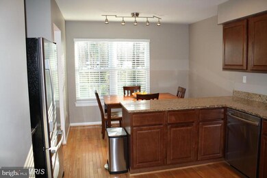 2046 Headlands Cir, Reston, VA 20191 - photo 2