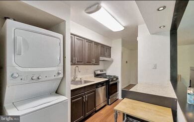 11260 Chestnut Grove Square unit 11260-137, Reston, VA 20190 - photo 5