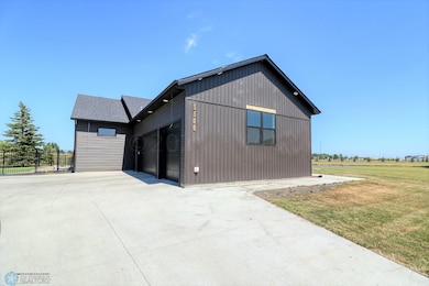 Exterior1_3