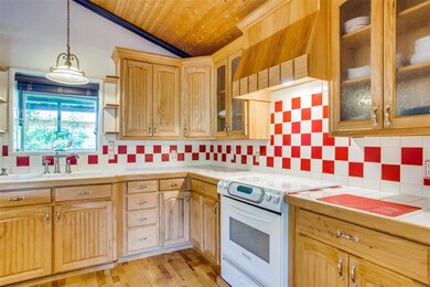 2150 Harris St, Gainesville, TX 76240 - photo 7