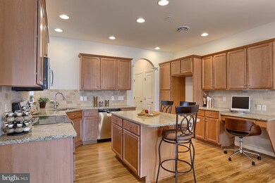 106 S Village Cir unit 211, Palmyra, PA 17078 - photo 5