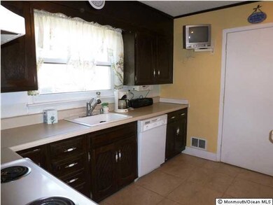 18 Orchard Ave W, Holmdel, NJ 07733 - photo 3