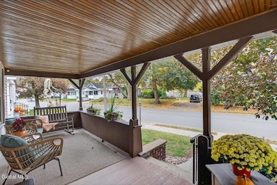 9 Cuthbert St, Schenectady, NY 12302 - photo 3