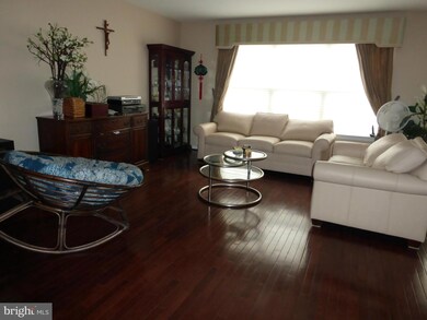 21489 Rusty Blackhaw Square, Sterling, VA 20164 - photo 2