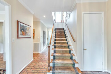 10934 Leaning Ash Ln, Houston, TX 77079 - photo 5