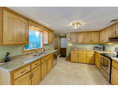 10 Elizabeth St, Palmer, MA 01069 - photo 7
