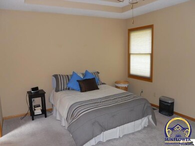 2208 SW Kingsrow Rd, Topeka, KS 66614 - photo 5