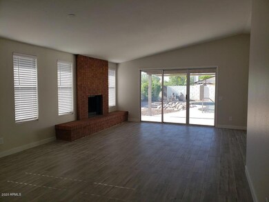 Large Great Room with Vaulted Ceiling