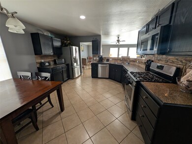 714 N Vista Dr, Houston, TX 77073 - photo 2