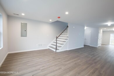 711 FULL FIRST FLOOR