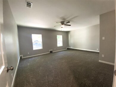 513 Lakeshore Dr, Ennis, TX 75119 - photo 4