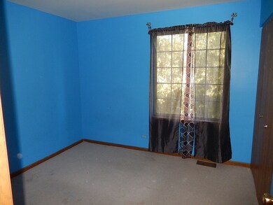 1552 Burr Oak Cir, Aurora, IL 60506 - photo 5