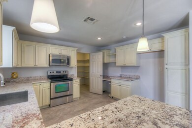 2 Kitchen (1)