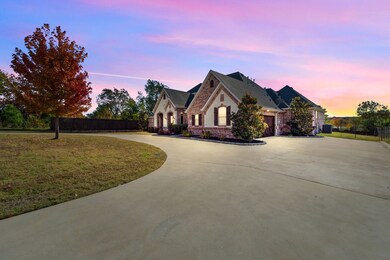 8616 Martin Dr, North Richland Hills, TX 76182 - photo 2