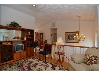 38 Hamlet Ct, Bristol, RI 02809 - photo 5