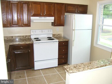 19462 Zinnia Cir, Germantown, MD 20876 - photo 5