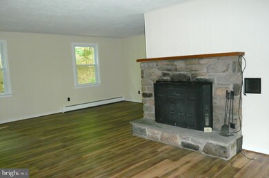 79 Smithtown Rd, Pipersville, PA 18947 - photo 4