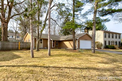1-web-or-mls-2454-pineview-dr-ne