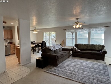 Living Room/Dining Room