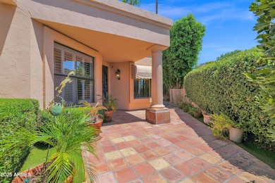 Private Entry Courtyard