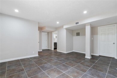 1449 Southland Vista Ct NE unit B, Atlanta, GA 30329 - photo 5