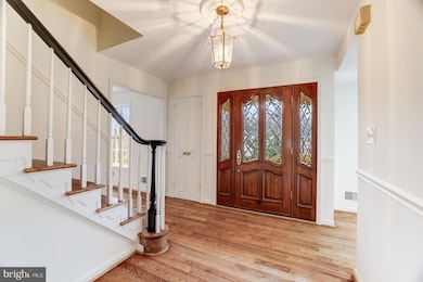 7906 Foxhound Rd, McLean, VA 22102 - photo 3