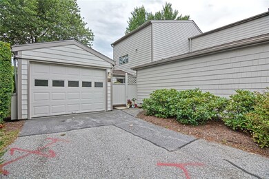 23 Seabreeze Ln, Bristol, RI 02809 - photo 2