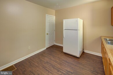 616 Clark St, New Castle, DE 19720 - photo 6