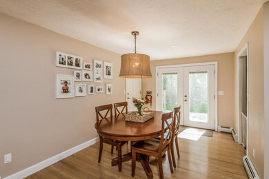 005-Dining_Area-1793520-small