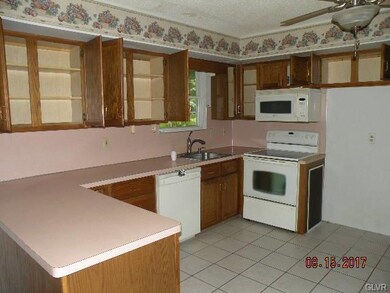 206 Warner Dr, Chestnuthill Township, PA 18353 - photo 5