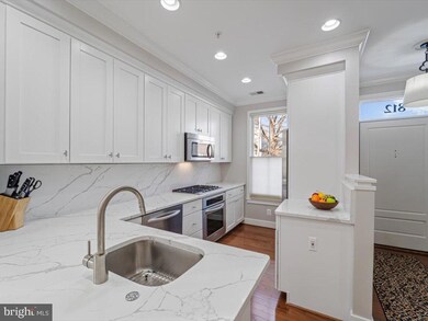 812 Montgomery St, Alexandria, VA 22314 - photo 2