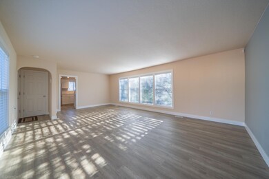 2530 Waldon St, Redding, CA 96001 - photo 4