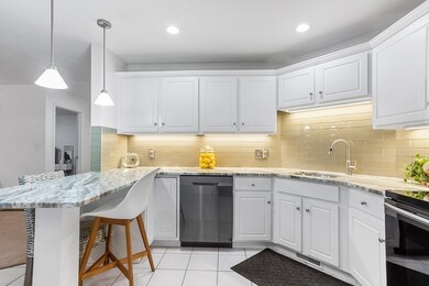 323 Regency Ln, Abington, MA 02351 - photo 4