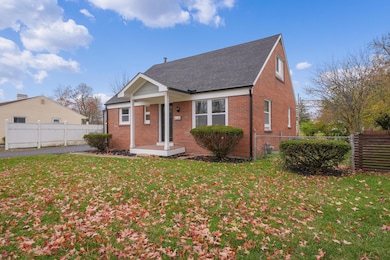 271 Carilla Ln, Columbus, OH 43228 - photo 2