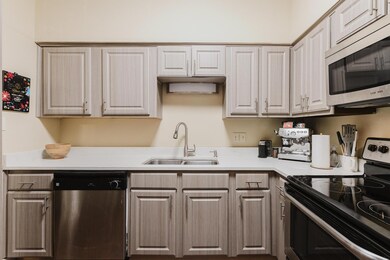 1910 Robbins Place unit 207, Austin, TX 78705 - photo 6