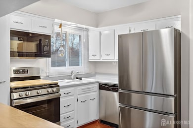 26 Pinebrook Dr, Neptune, NJ 07753 - photo 3