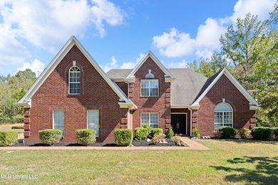 12200 Whispering Pines Dr, Olive Branch, MS 38654 - photo 2